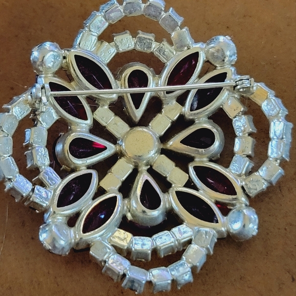 Red RHINESTONE Broche - Picture 3 of 3